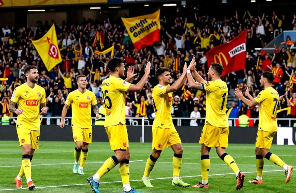 V.League: Thị trường chuyển nhượng không hoá đơn và cái giá của sự im lặng
